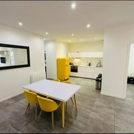 Remarkable 2-bed In Apartment *