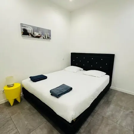 Remarkable 2-bed In Apartment *