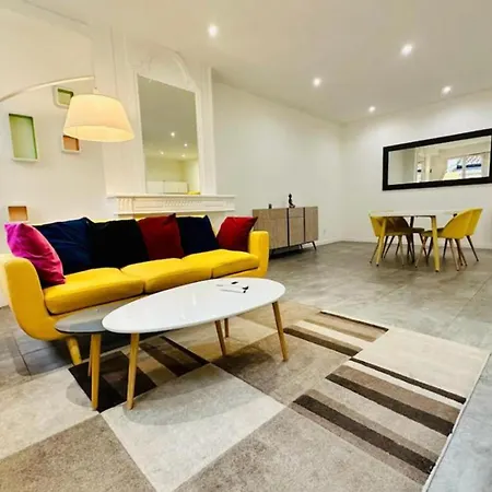Remarkable 2-bed In Apartment Bordeaux